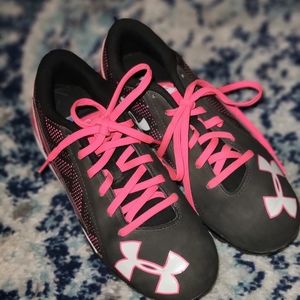 Girls Under Armour Tball/Softball Cleats sz2